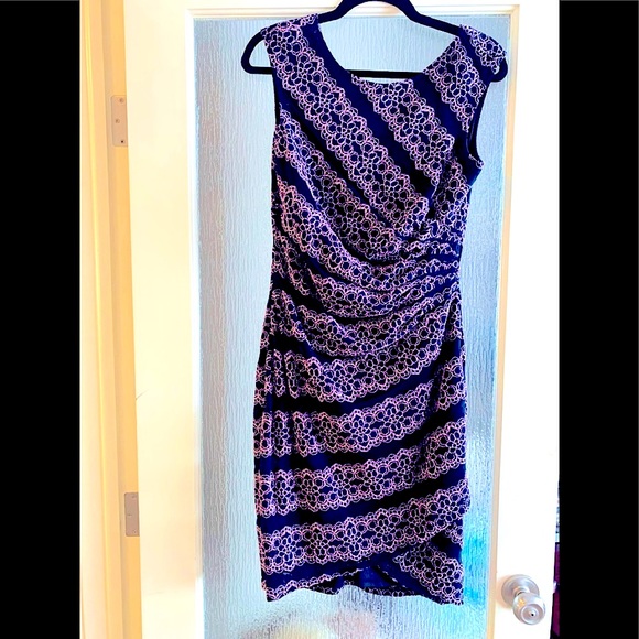 Le Chateau Black dress with Rose Lace - Picture 1 of 3